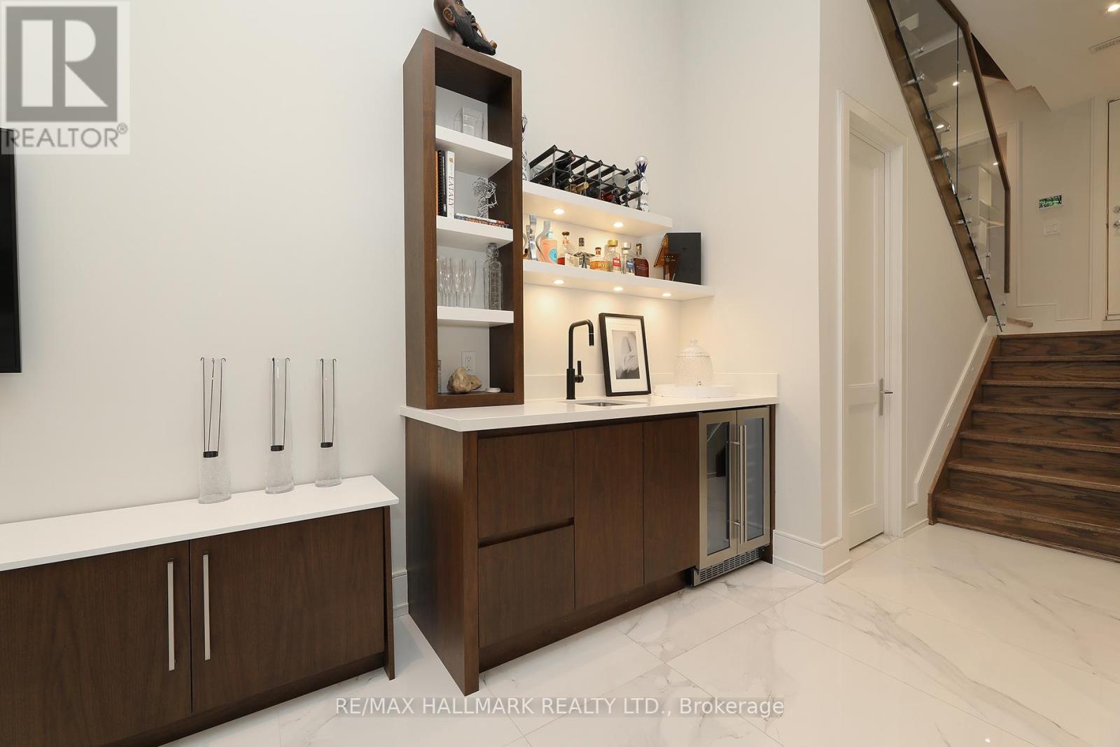 159 Roe Avenue, Toronto, Ontario  M5M 2J1 - Photo 34 - C13036484