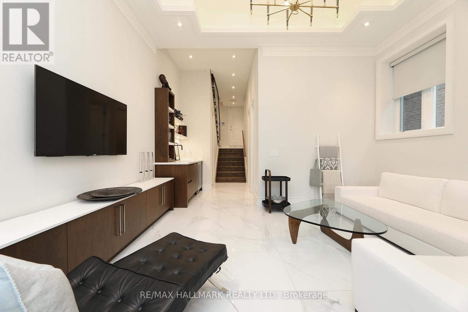 159 Roe Avenue, Toronto, Ontario  M5M 2J1 - Photo 35 - C13036484