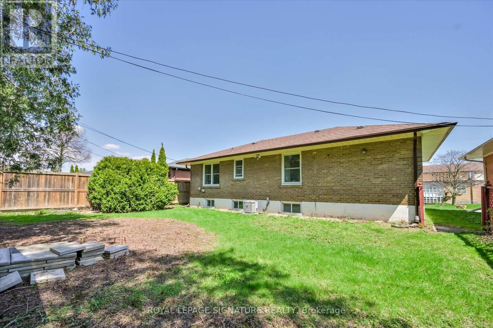 10 Gretna Avenue, Toronto, Ontario  M4A 2H4 - Photo 22 - C13036538