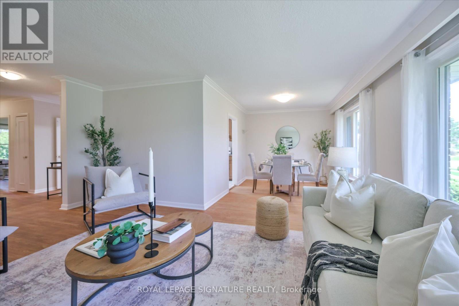 10 Gretna Avenue, Toronto, Ontario  M4A 2H4 - Photo 5 - C13036538