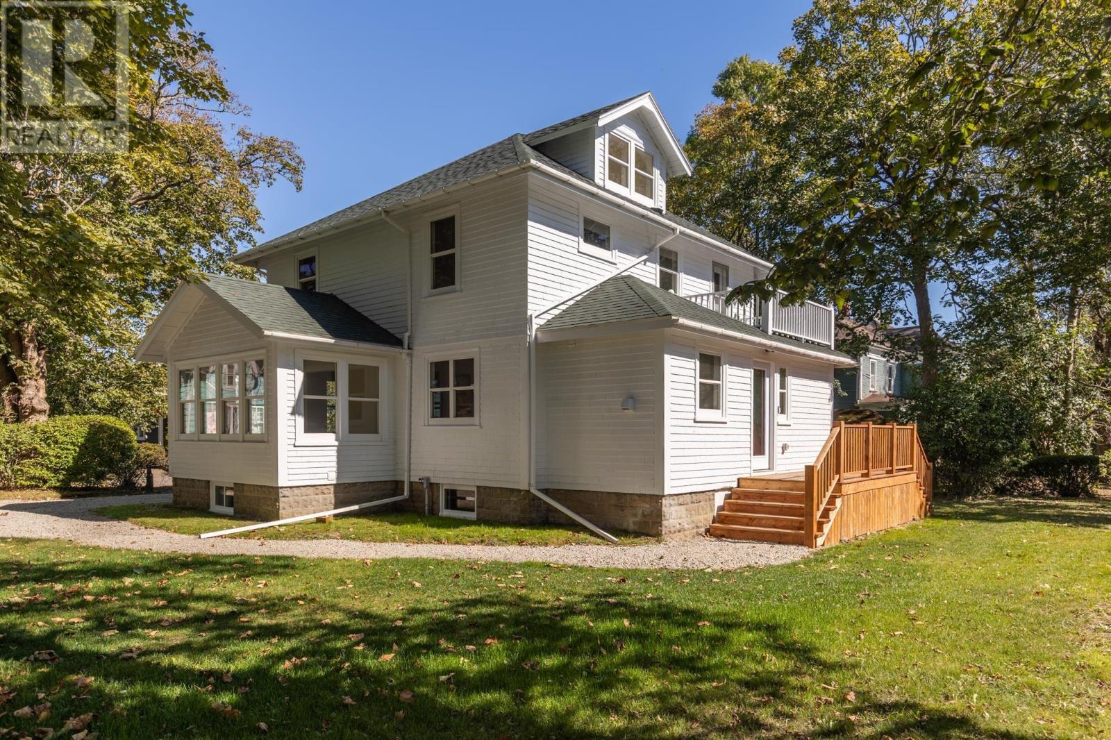 19 Cumberland Street, Yarmouth, Nova Scotia  B5A 5K4 - Photo 4 - 202608384