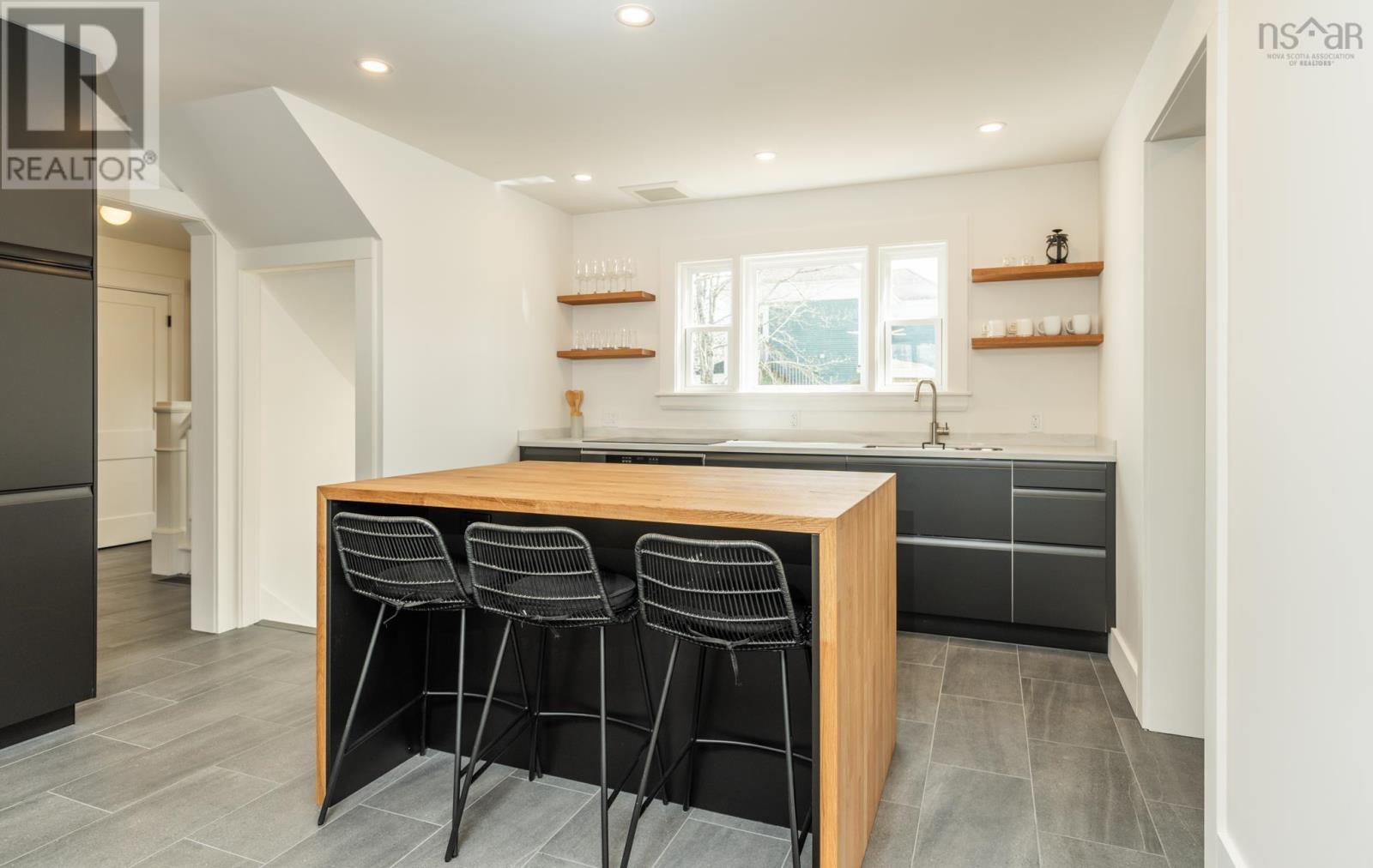 19 Cumberland Street, Yarmouth, Nova Scotia  B5A 5K4 - Photo 9 - 202608384