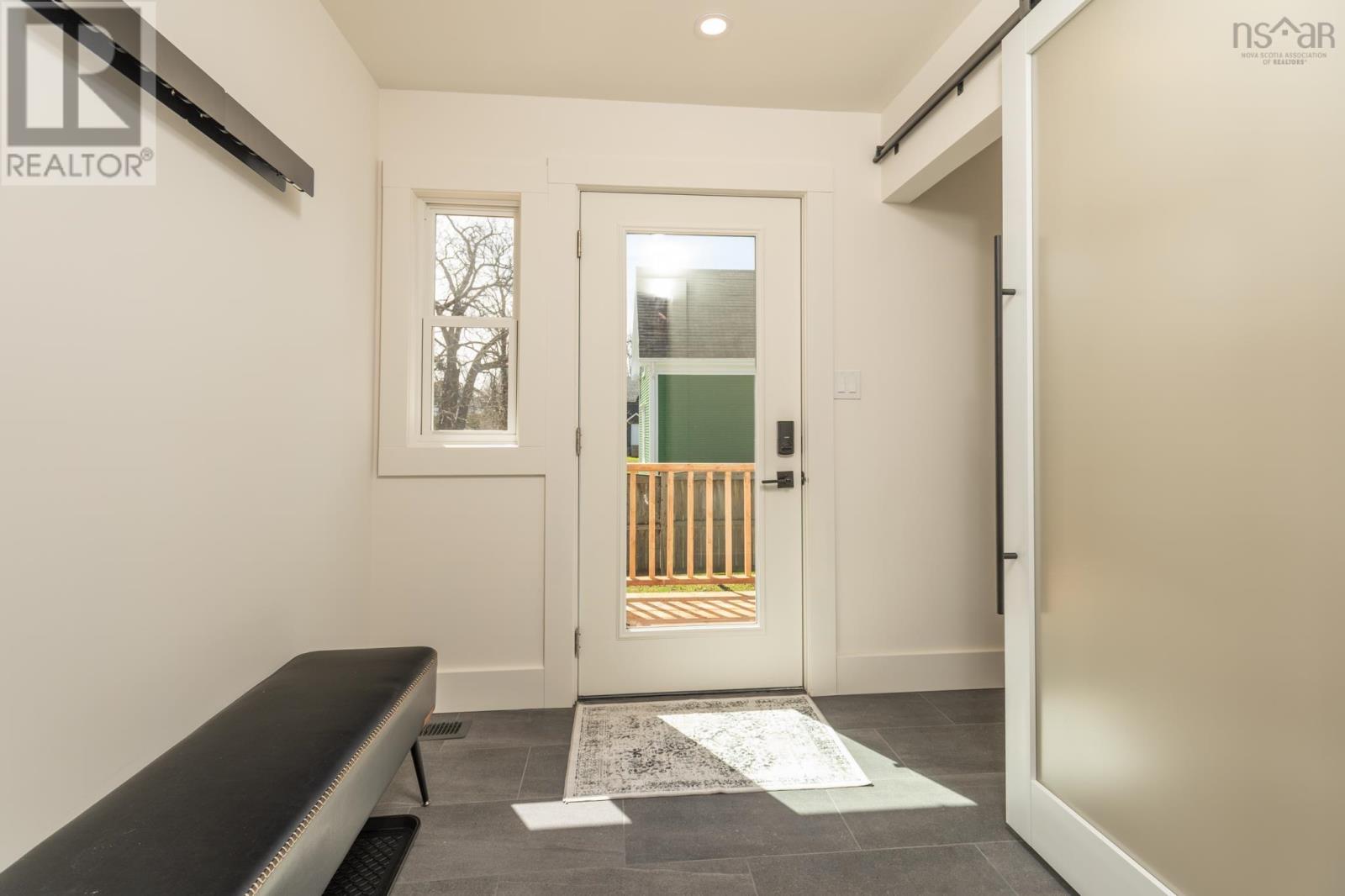 19 Cumberland Street, Yarmouth, Nova Scotia  B5A 5K4 - Photo 8 - 202608384