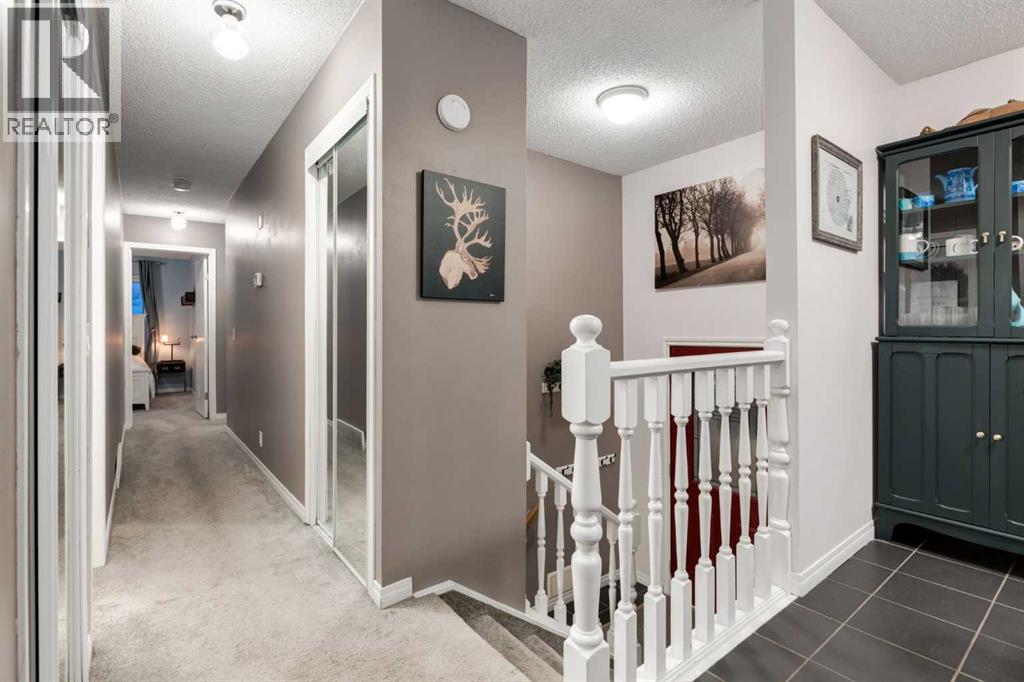 4 Cedarbrook Way Sw, Calgary, Alberta  T2W 3Y3 - Photo 3 - A2301727