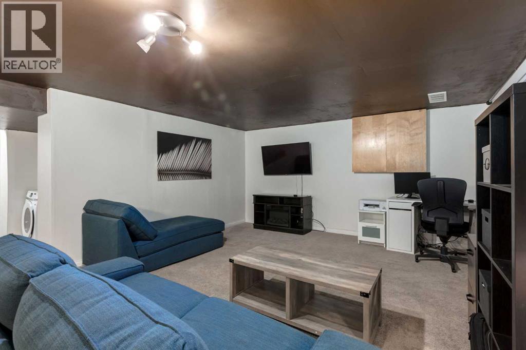 4 Cedarbrook Way Sw, Calgary, Alberta  T2W 3Y3 - Photo 33 - A2301727