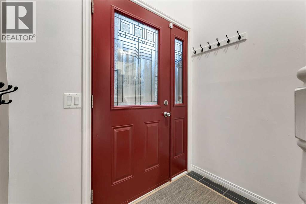 4 Cedarbrook Way Sw, Calgary, Alberta  T2W 3Y3 - Photo 2 - A2301727