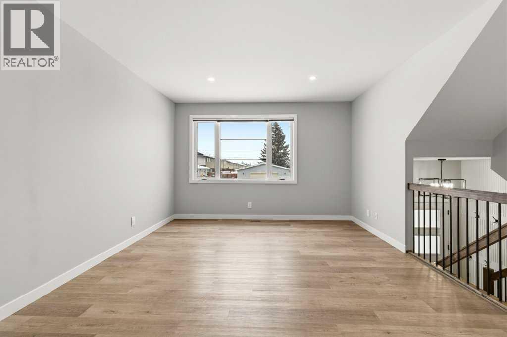 4307 48 Avenue, Sylvan Lake, Alberta  T4S 1N7 - Photo 13 - A2297723