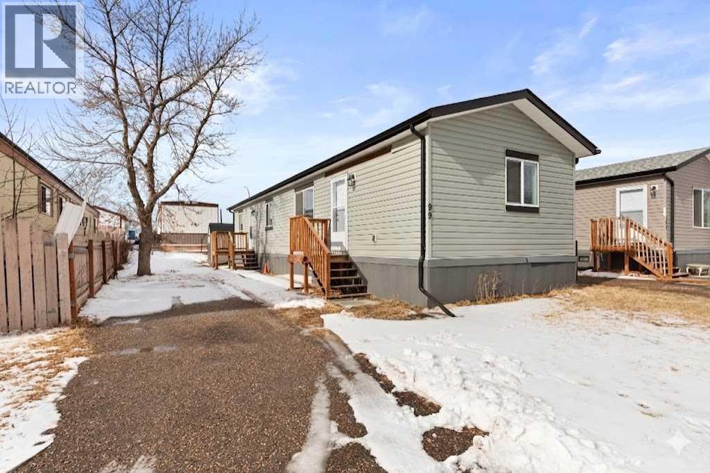 99 Anson Avenue SW, Medicine Hat, Alberta  T1A 7Z9 - Photo 1 - A2288614