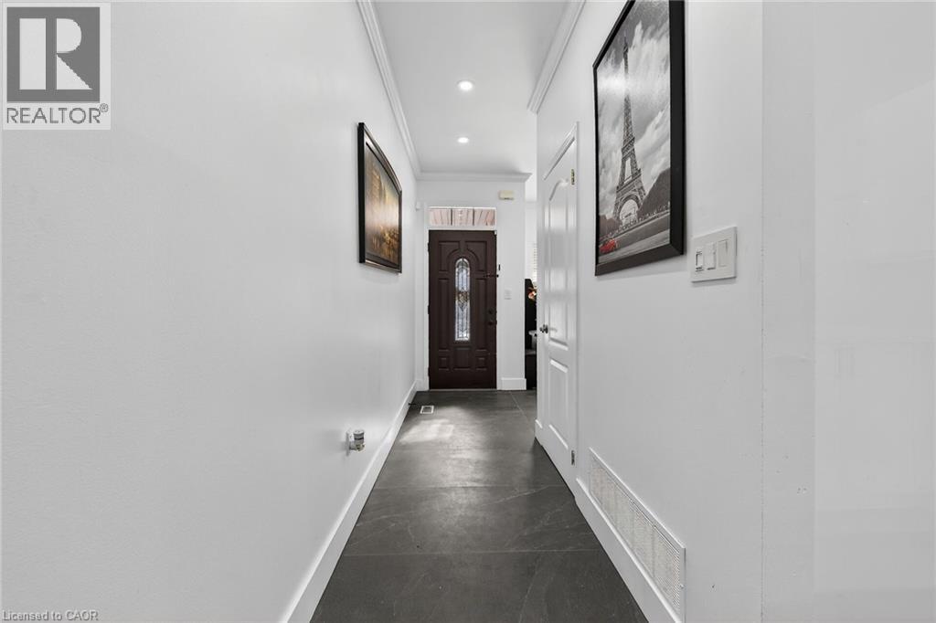 33 Panorama Way, Hamilton, Ontario  L8E 6C6 - Photo 6 - 40820885