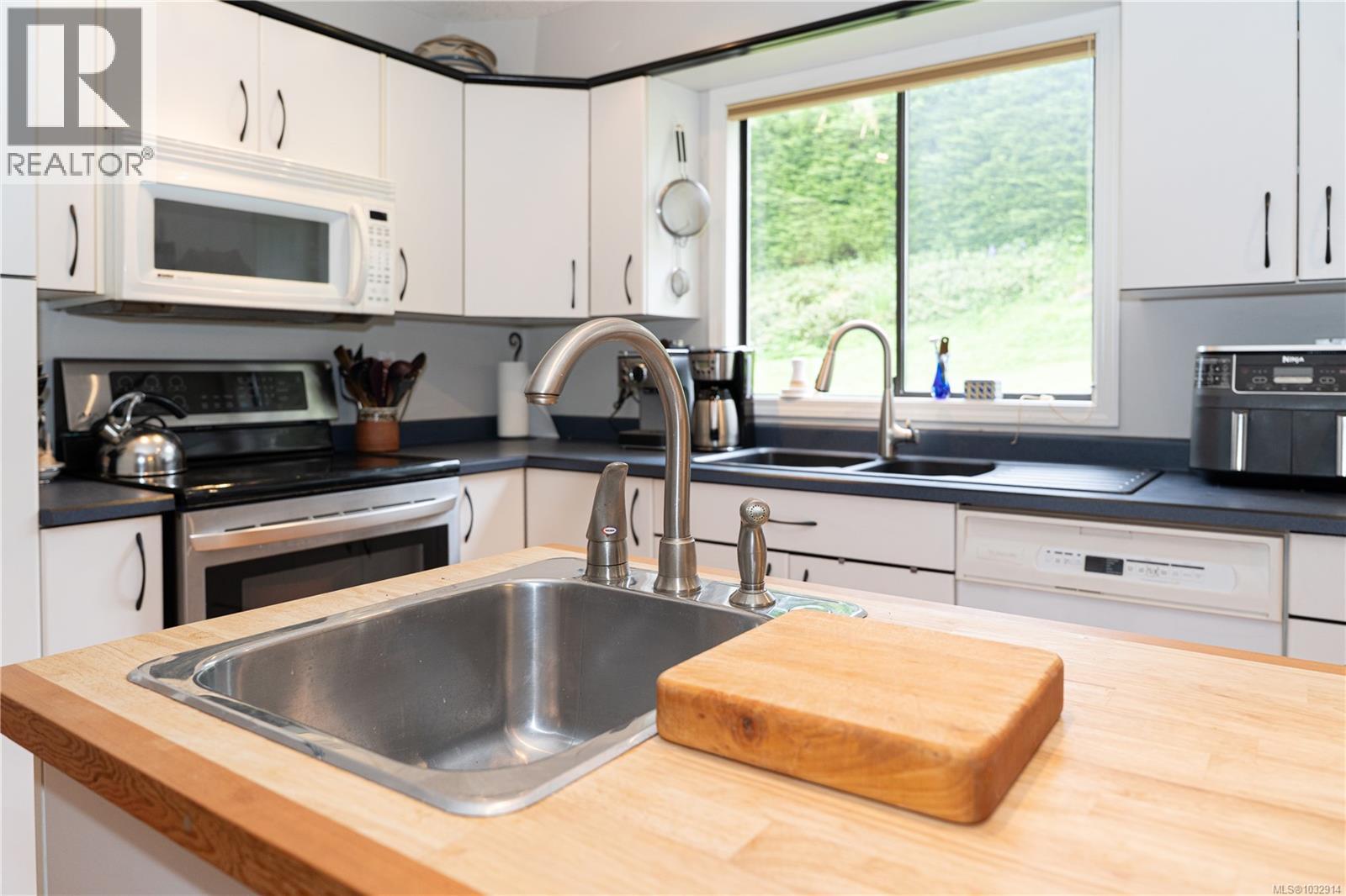 1067 Herd Rd, Duncan, British Columbia  V9L 9W9 - Photo 14 - 1032914