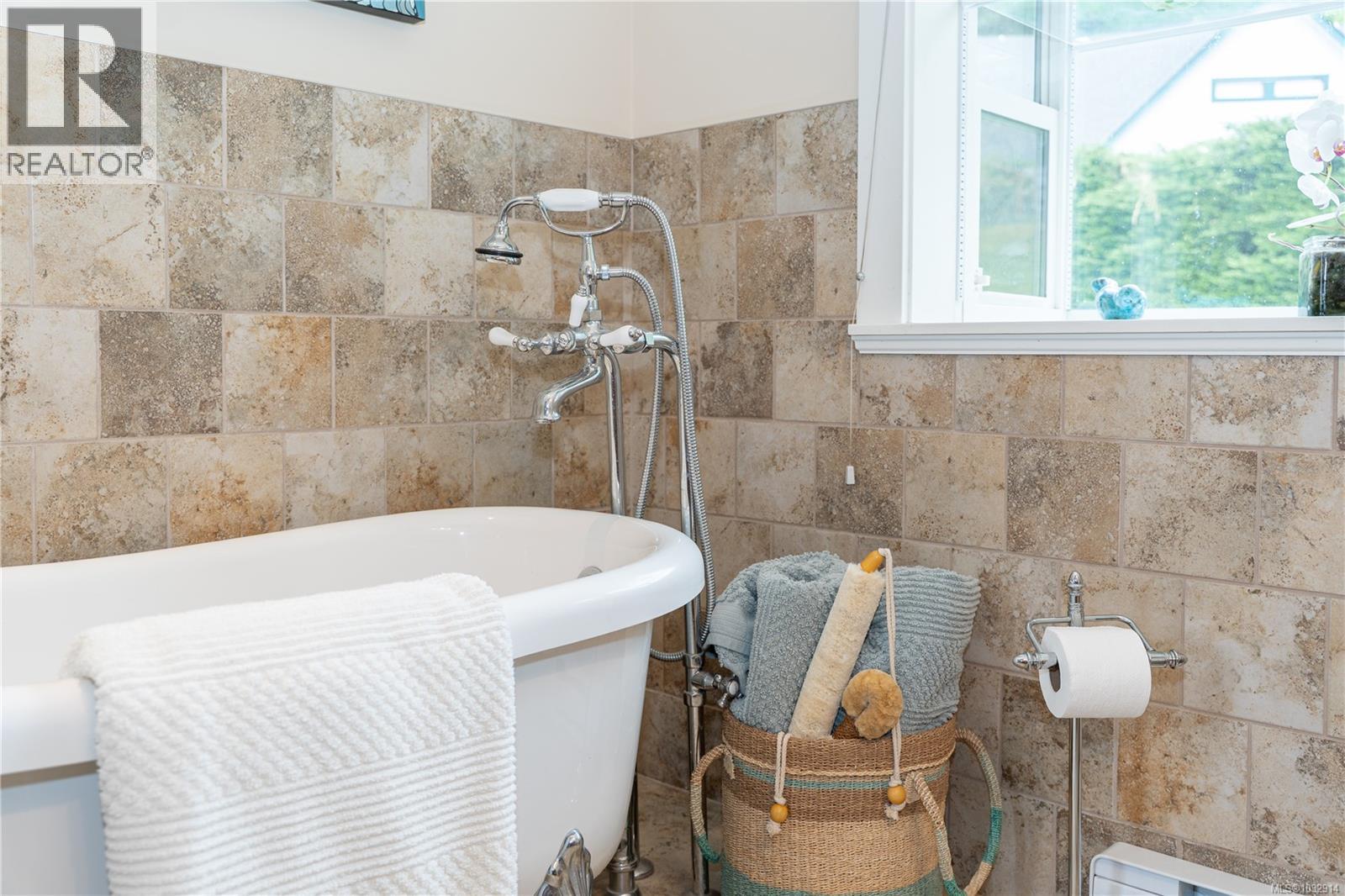 1067 Herd Rd, Duncan, British Columbia  V9L 9W9 - Photo 21 - 1032914