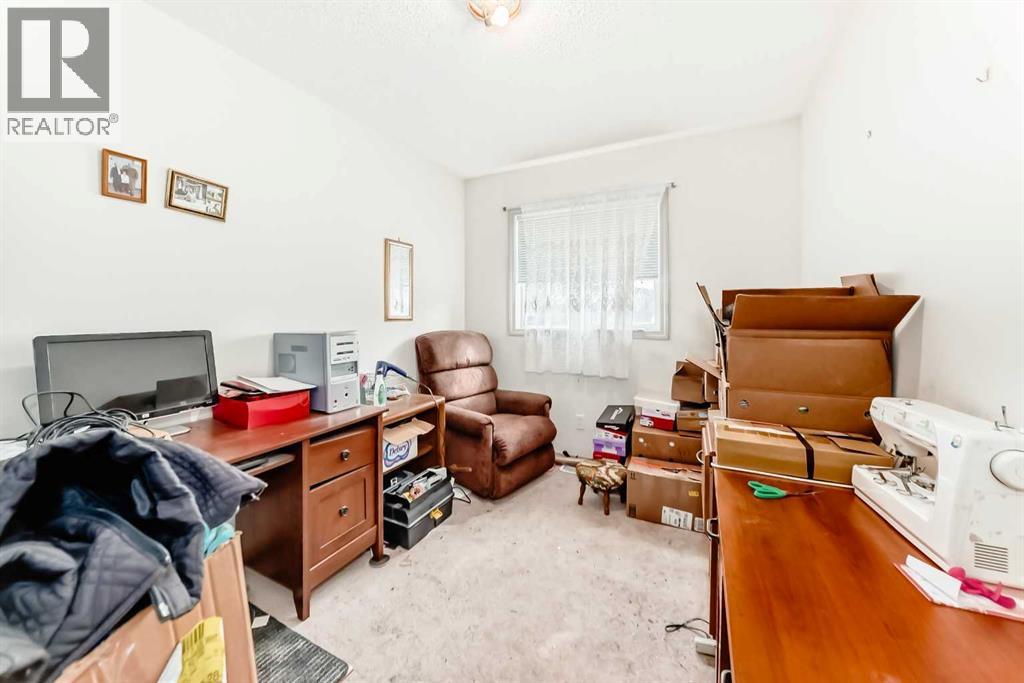 193 Somerset Drive Sw, Calgary, Alberta  T2Y 3K2 - Photo 12 - A2302301