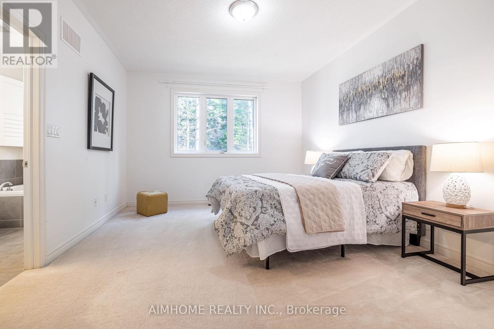 92 Radial Drive, Aurora, Ontario  L4G 0Z8 - Photo 13 - N13036476