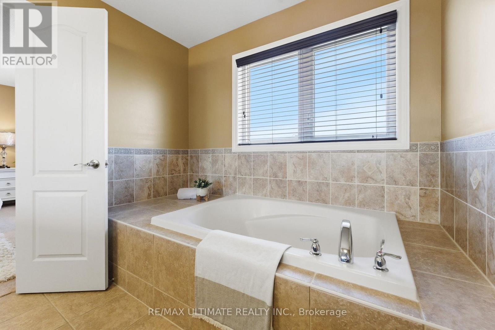 445 Woodspring Avenue, Newmarket, Ontario  L3X 3L1 - Photo 19 - N13036546