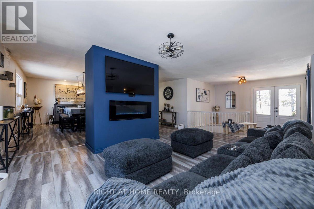 1628 Warminster Side Road, Oro-Medonte, Ontario  L0K 1E0 - Photo 3 - S13036496