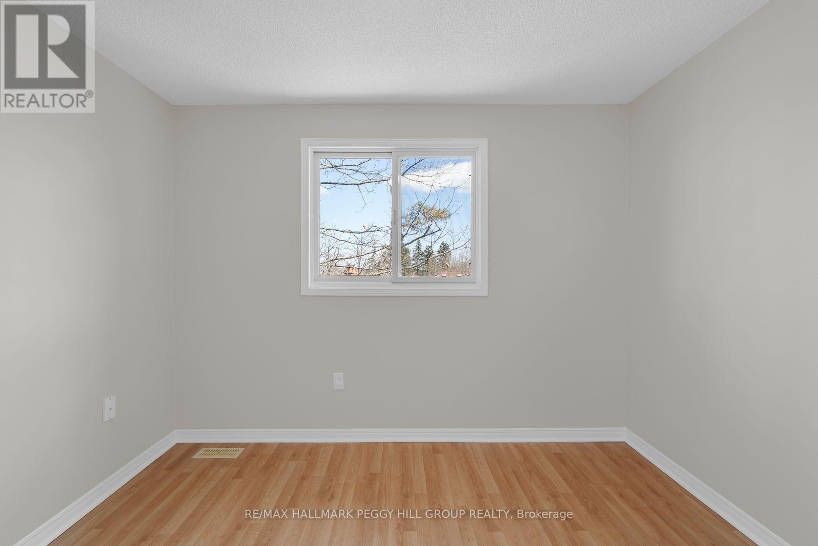 24 Geddes Crescent, Barrie (Northwest), Ontario  L4N 7B2 - Photo 8 - S13036554