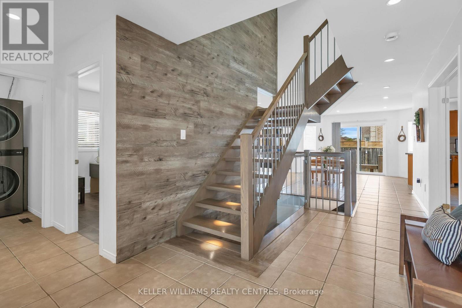 59 Stunden Lane, Barrie (Painswick South), Ontario  L4N 5Z1 - Photo 5 - S13036570