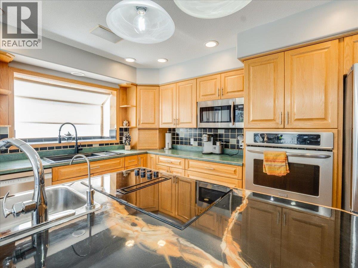 1063 Bridgeview Crescent, Castlegar, British Columbia  V1N 3H7 - Photo 33 - 10384172