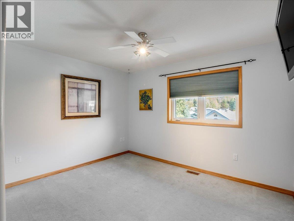 1063 Bridgeview Crescent, Castlegar, British Columbia  V1N 3H7 - Photo 66 - 10384172