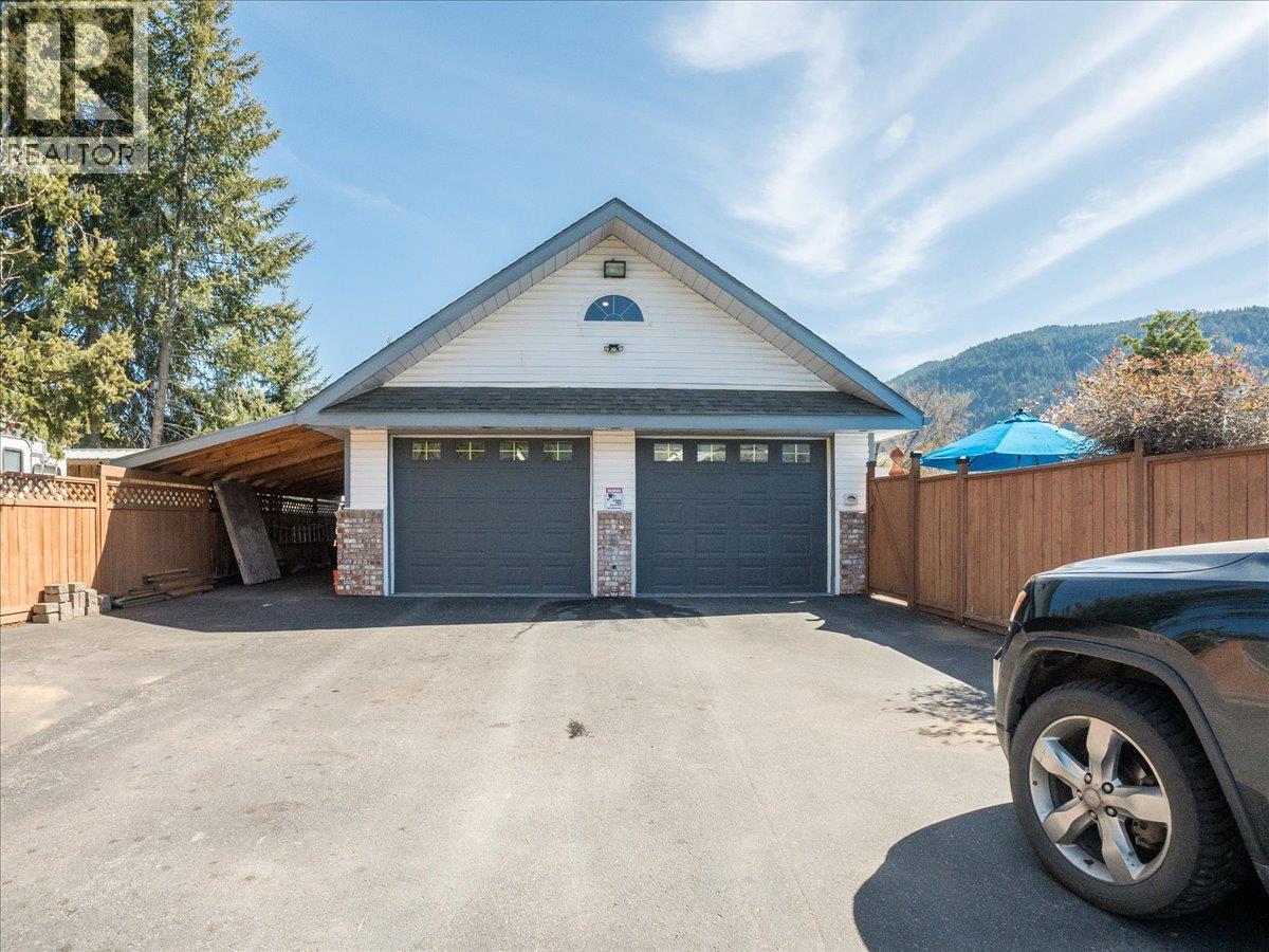 1063 Bridgeview Crescent, Castlegar, British Columbia  V1N 3H7 - Photo 87 - 10384172