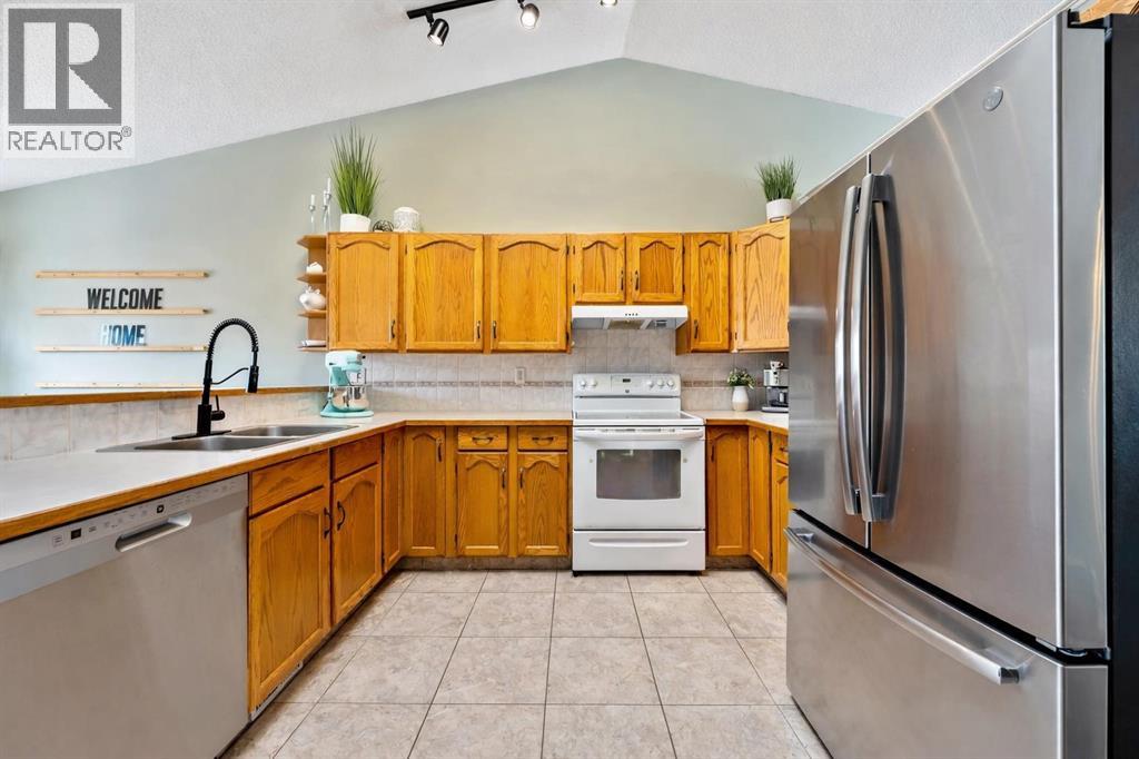 149 West Terrace Crescent, Cochrane, Alberta  T4C 1R3 - Photo 10 - A2298502