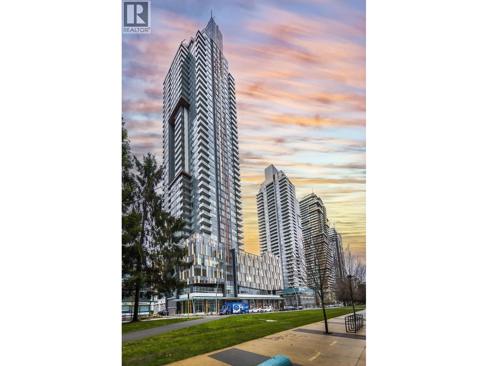 702 4458 Beresford Street, Burnaby, British Columbia  V5H 0J1 - Photo 2 - R3114423