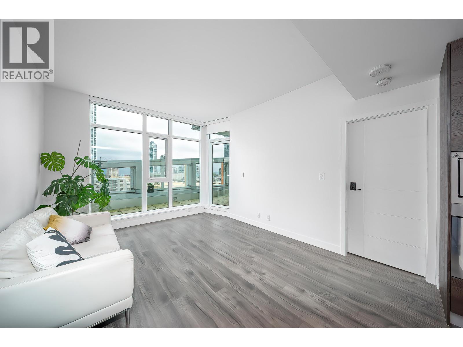 702 4458 Beresford Street, Burnaby, British Columbia  V5H 0J1 - Photo 6 - R3114423