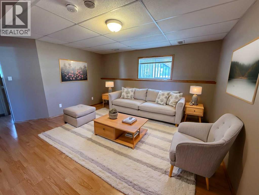 5905 61 Ave, Ponoka, Alberta  T4J 1T8 - Photo 17 - A2293879