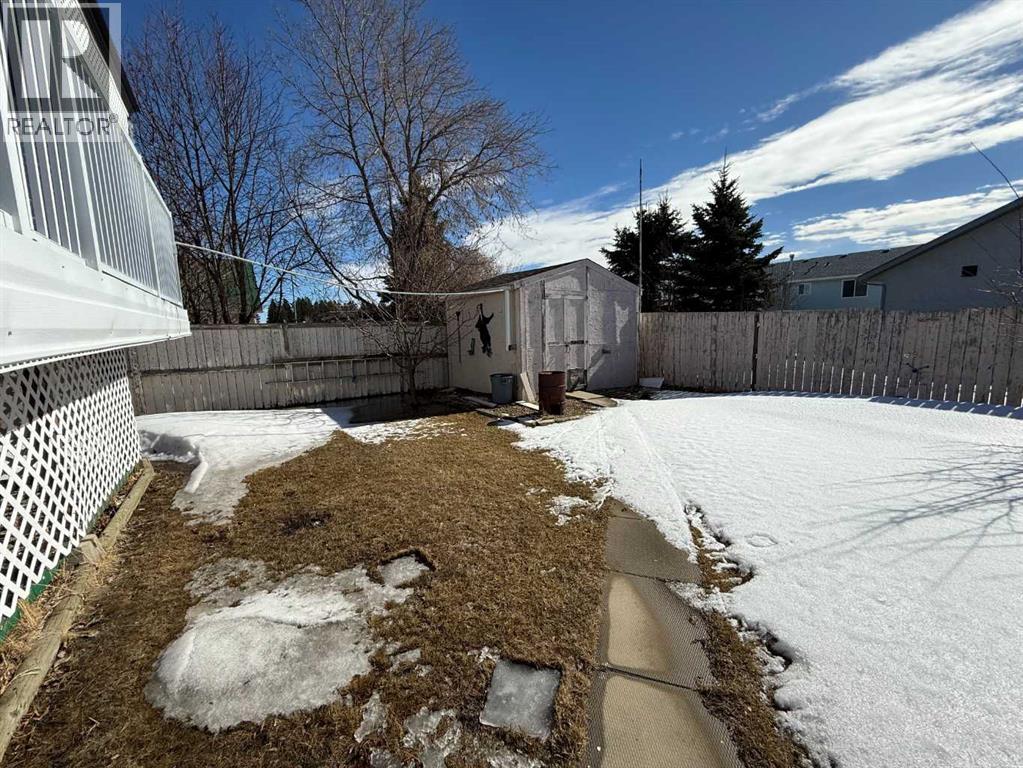 5905 61 Ave, Ponoka, Alberta  T4J 1T8 - Photo 29 - A2293879