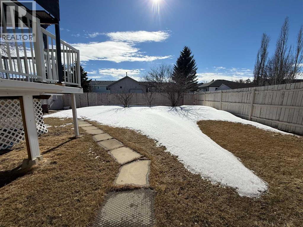 5905 61 Ave, Ponoka, Alberta  T4J 1T8 - Photo 27 - A2293879