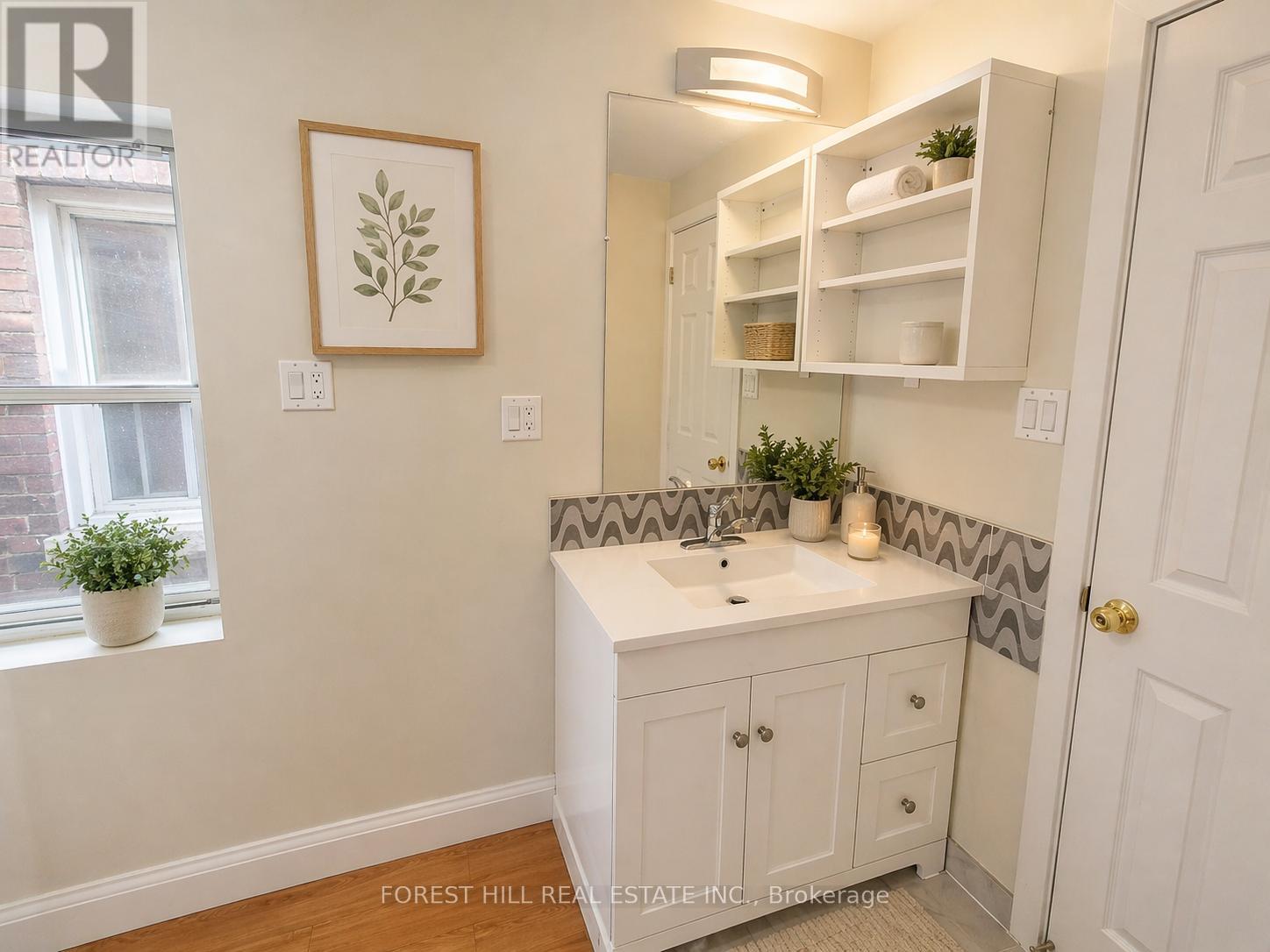 Upper - 757 Ossington Avenue, Toronto, Ontario  M6G 3T8 - Photo 10 - W13036482