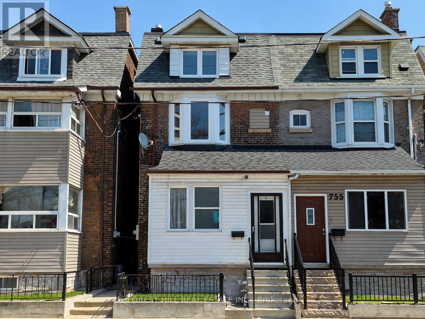 Upper - 757 Ossington Avenue, Toronto, Ontario  M6G 3T8 - Photo 11 - W13036482