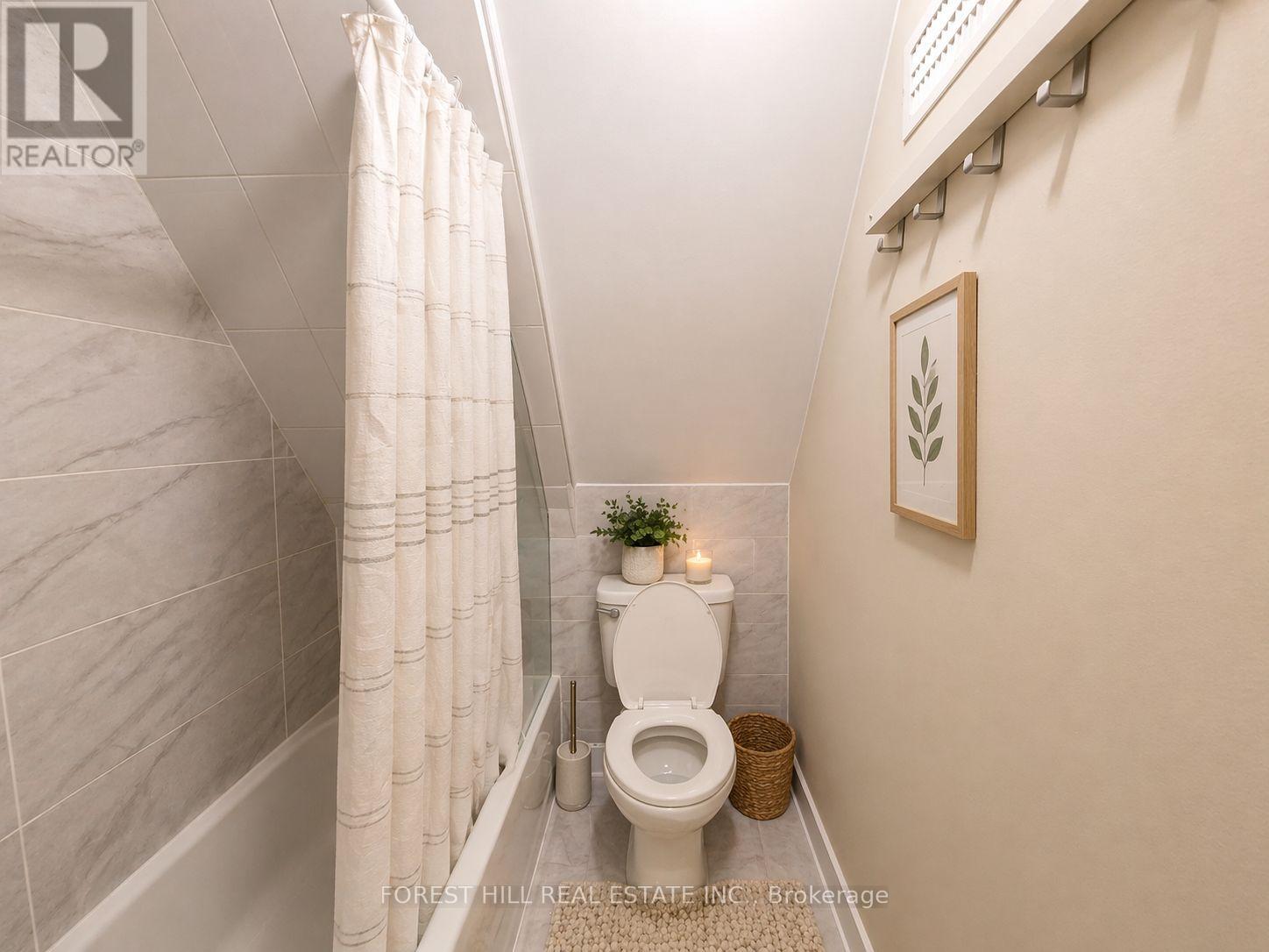 Upper - 757 Ossington Avenue, Toronto, Ontario  M6G 3T8 - Photo 9 - W13036482