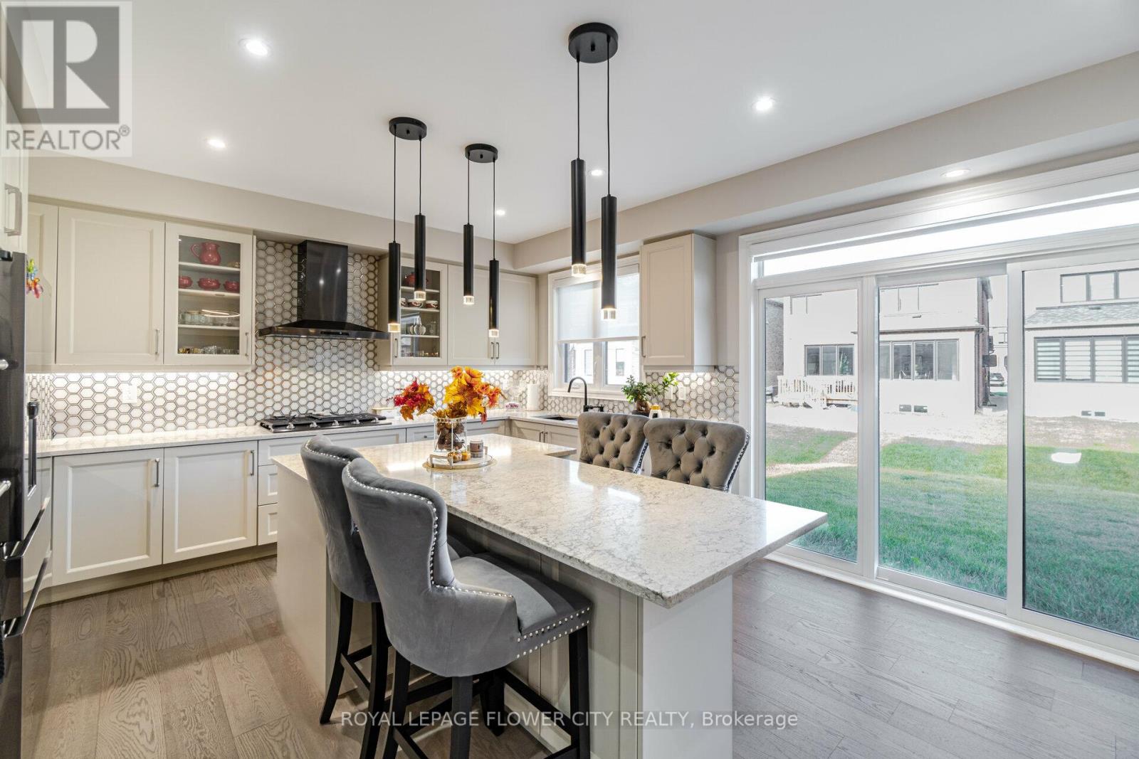 8 Ixworth Circle, Brampton, Ontario  L6Y 6J8 - Photo 15 - W13036512