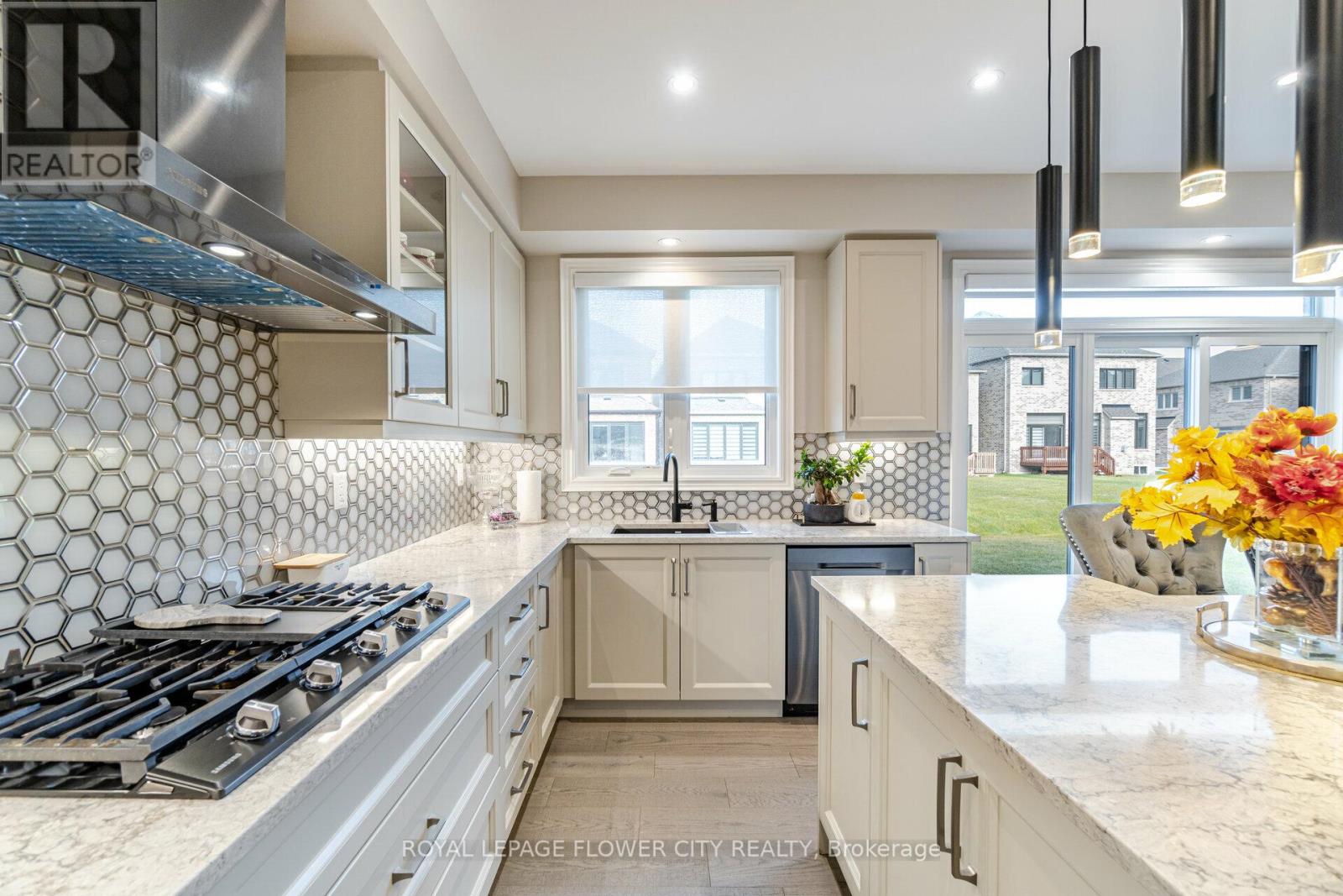 8 Ixworth Circle, Brampton, Ontario  L6Y 6J8 - Photo 16 - W13036512