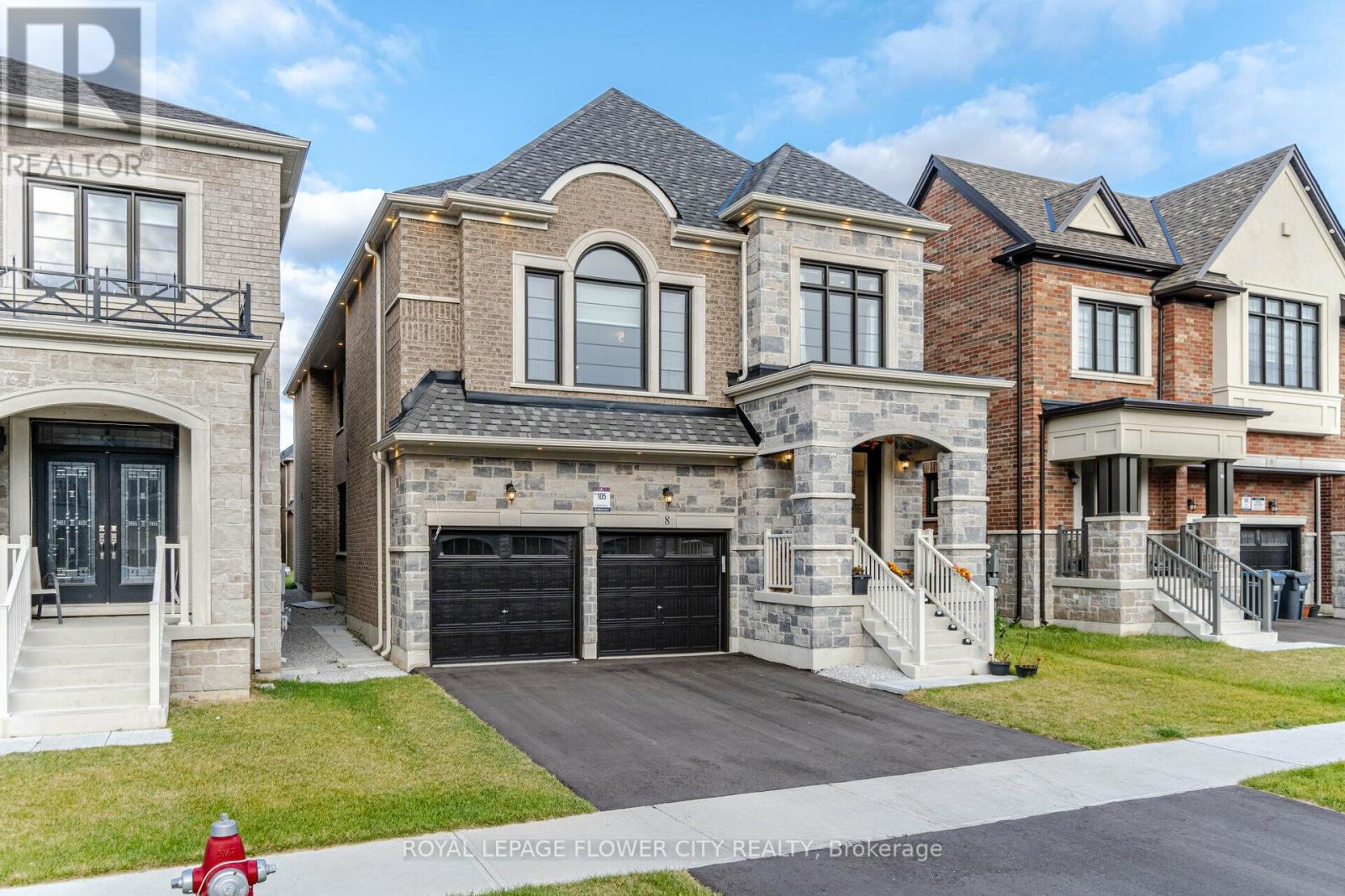 8 Ixworth Circle, Brampton, Ontario  L6Y 6J8 - Photo 2 - W13036512