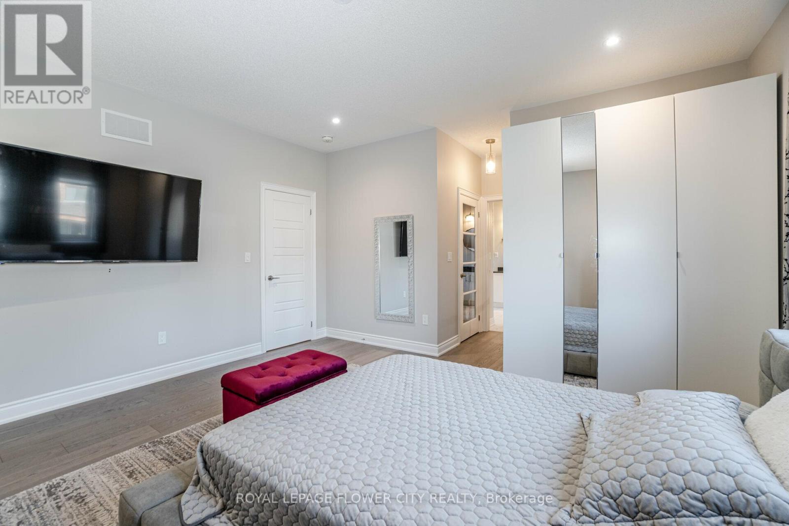 8 Ixworth Circle, Brampton, Ontario  L6Y 6J8 - Photo 30 - W13036512