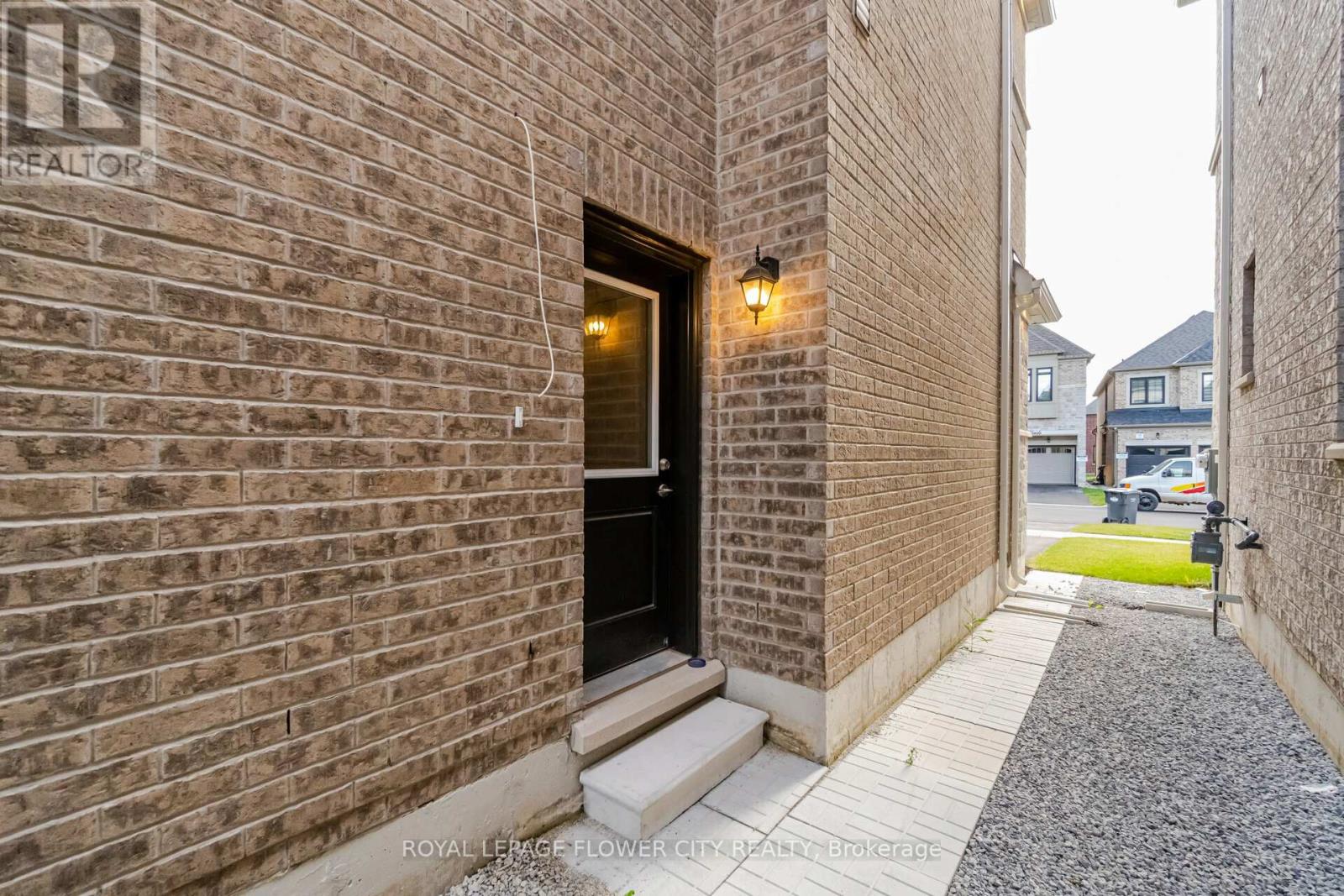 8 Ixworth Circle, Brampton, Ontario  L6Y 6J8 - Photo 50 - W13036512