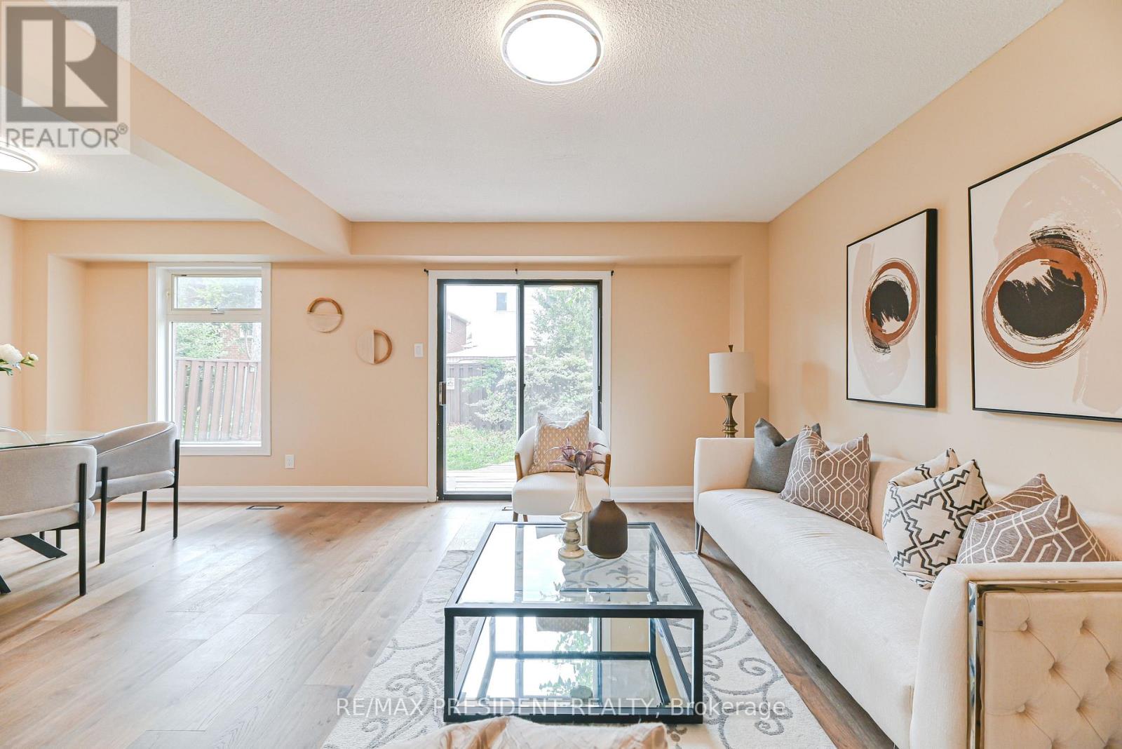 4 Lawnview Court, Brampton, Ontario  L7G 1T4 - Photo 19 - W13036568