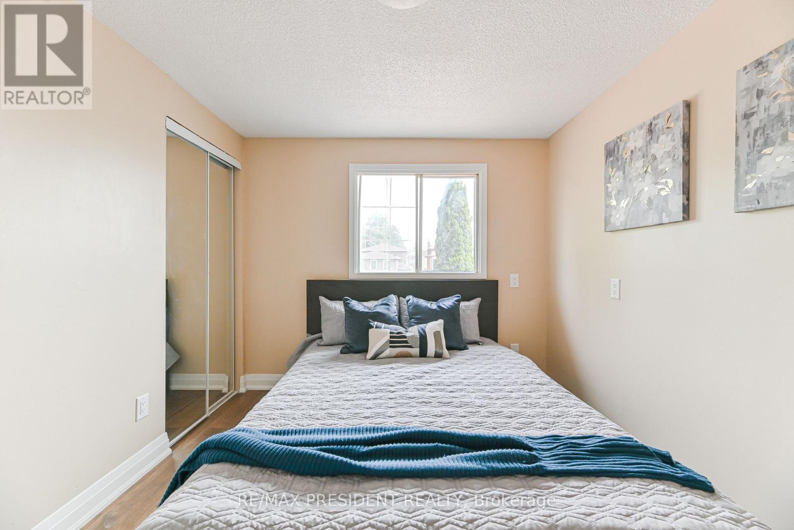 4 Lawnview Court, Brampton, Ontario  L7G 1T4 - Photo 24 - W13036568