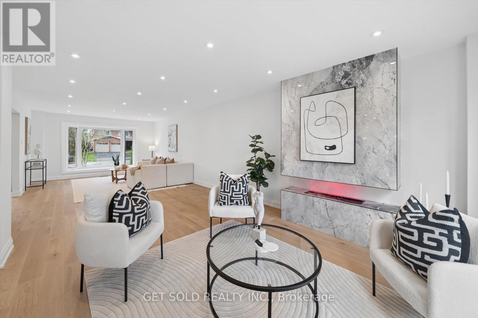 1768 Sherwood Forrest Circle, Mississauga, Ontario  L5K 2H6 - Photo 10 - W13036578