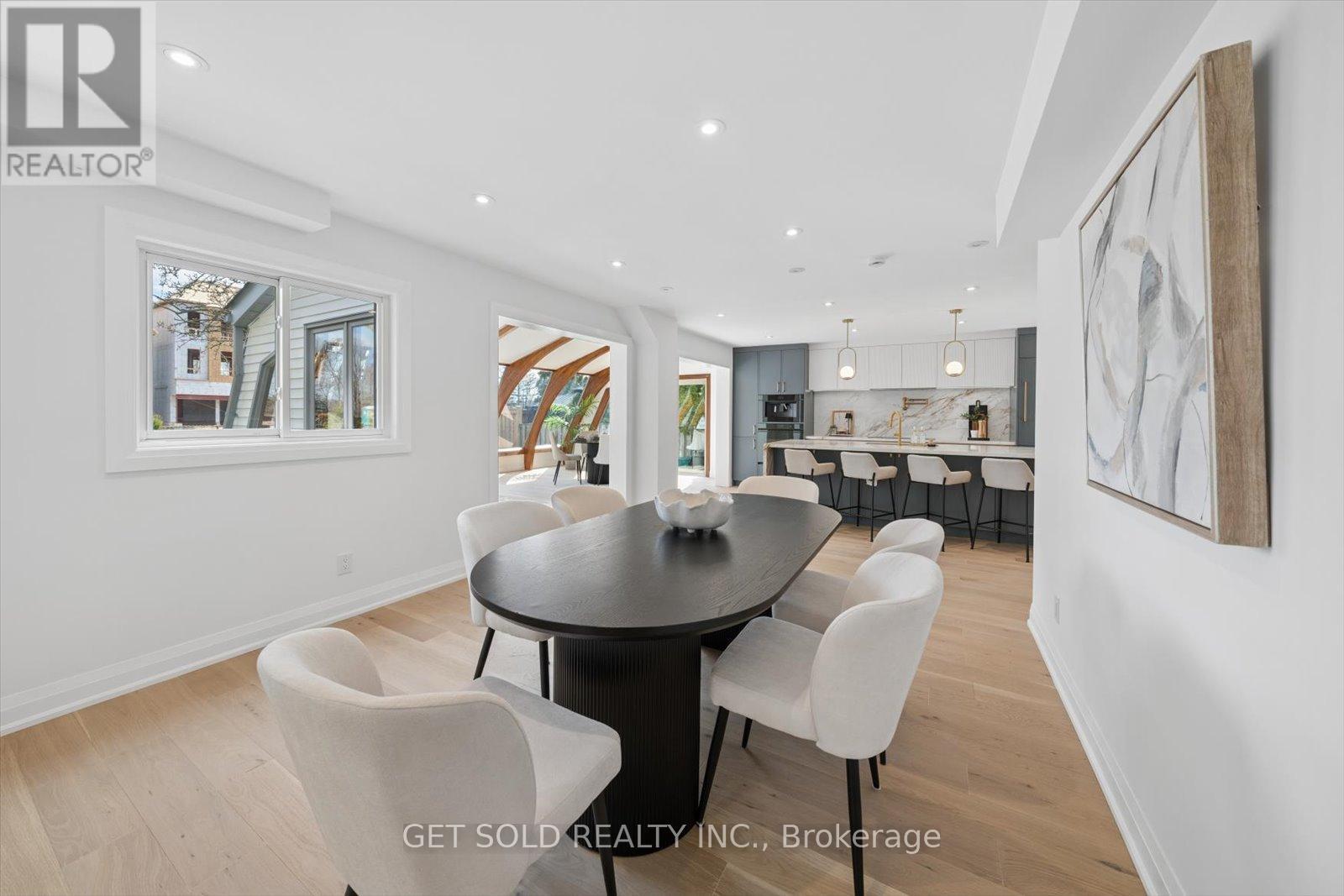 1768 Sherwood Forrest Circle, Mississauga, Ontario  L5K 2H6 - Photo 11 - W13036578