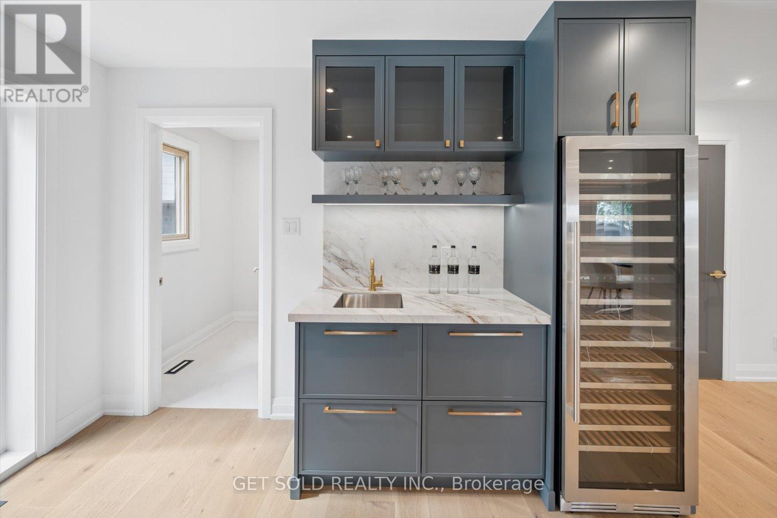 1768 Sherwood Forrest Circle, Mississauga, Ontario  L5K 2H6 - Photo 21 - W13036578