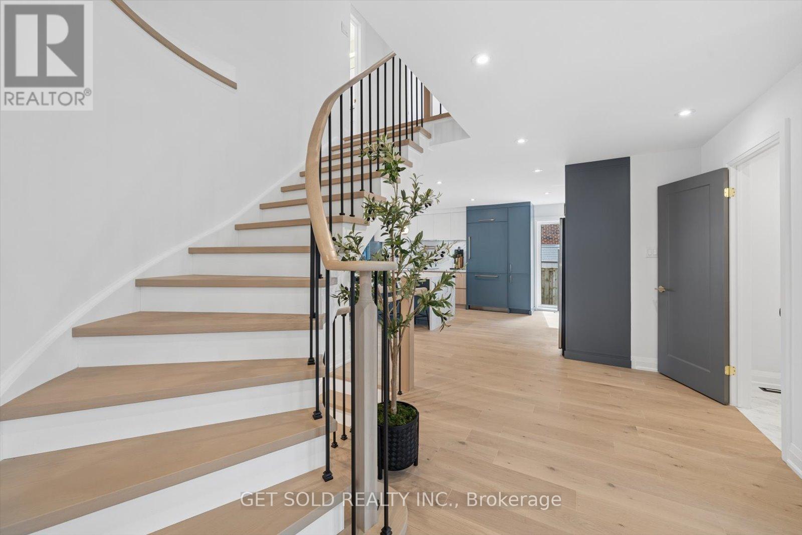 1768 Sherwood Forrest Circle, Mississauga, Ontario  L5K 2H6 - Photo 25 - W13036578