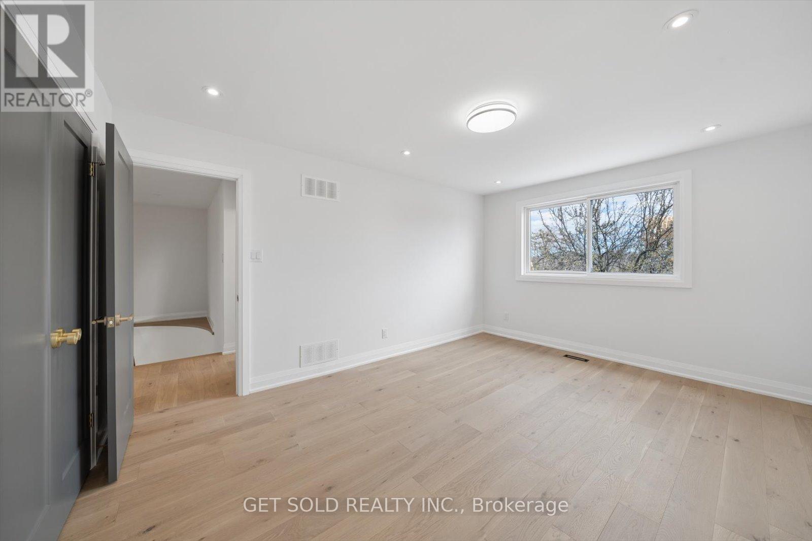 1768 Sherwood Forrest Circle, Mississauga, Ontario  L5K 2H6 - Photo 37 - W13036578