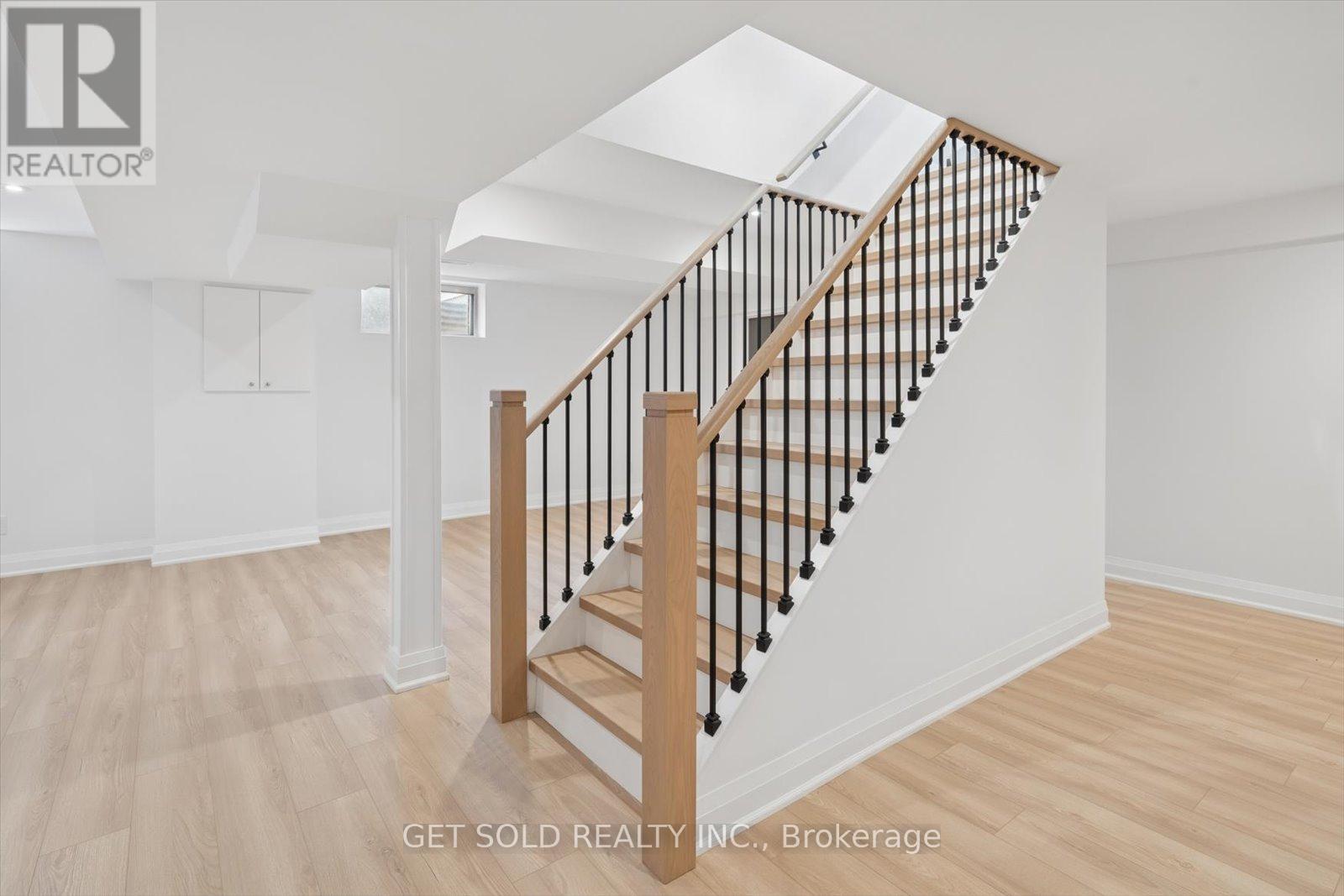 1768 Sherwood Forrest Circle, Mississauga, Ontario  L5K 2H6 - Photo 41 - W13036578