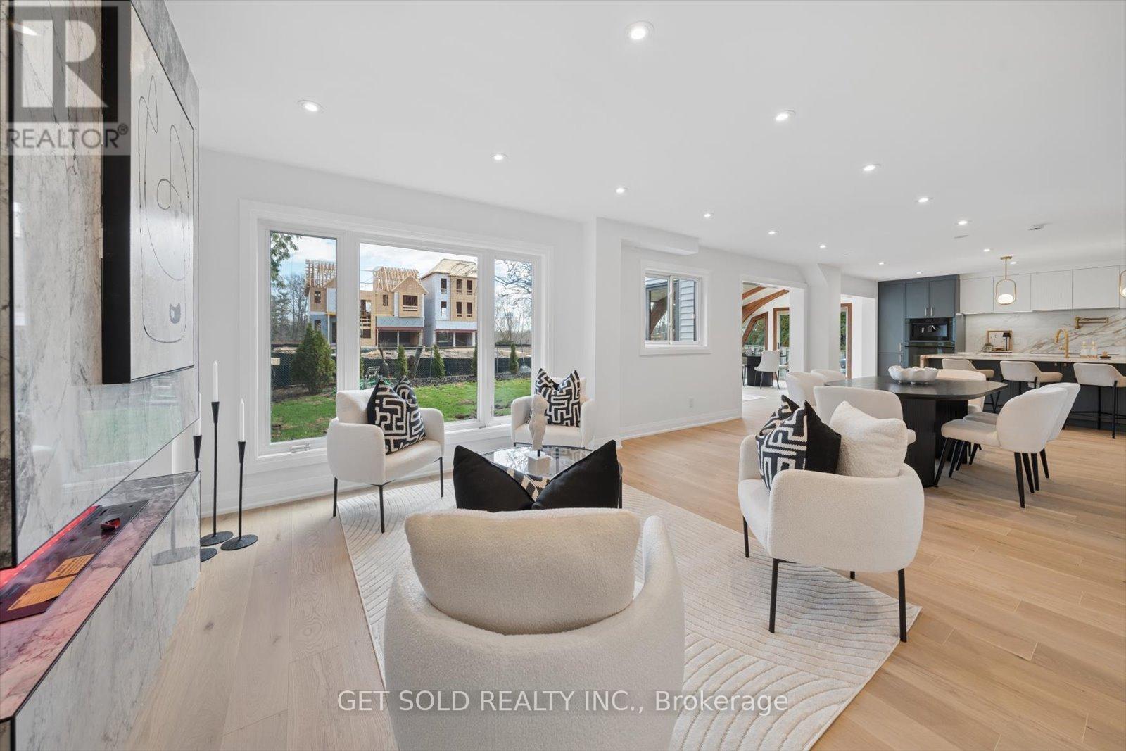 1768 Sherwood Forrest Circle, Mississauga, Ontario  L5K 2H6 - Photo 7 - W13036578