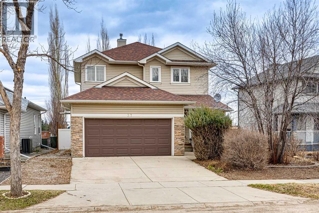37 Cimarron Trail, Okotoks, Alberta  T1S 1V8 - Photo 1 - A2302223