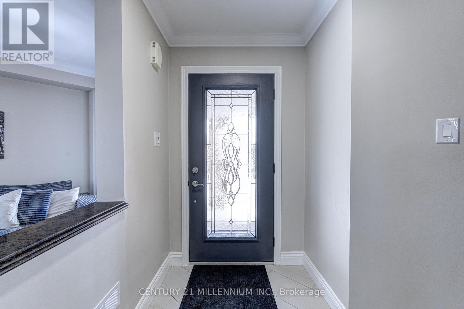 88 Eaton Street, Halton Hills, Ontario  L7G 5T2 - Photo 3 - W12739904