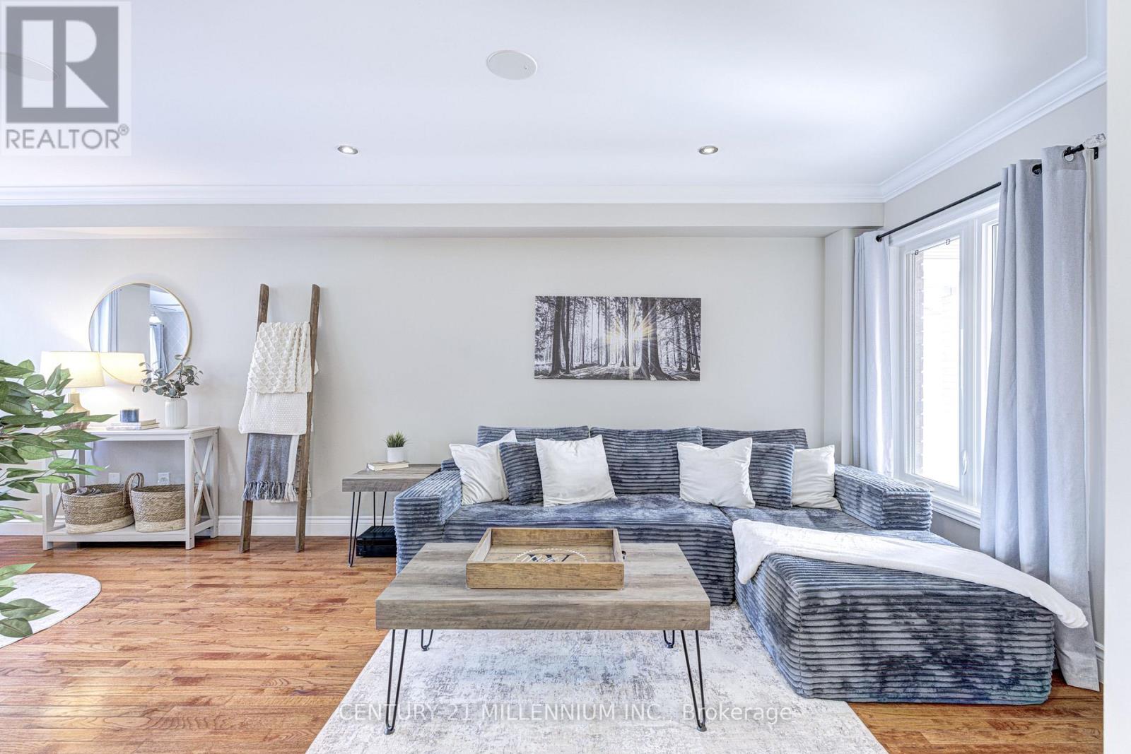 88 Eaton Street, Halton Hills, Ontario  L7G 5T2 - Photo 9 - W12739904